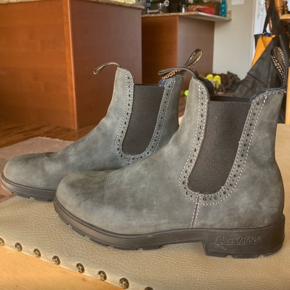 Blundstone Shoes - Blundstone High Top Boots #1630 in Excellent Condition